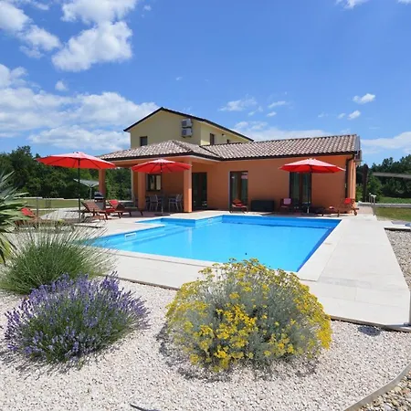 Frankovici Tatil Evi